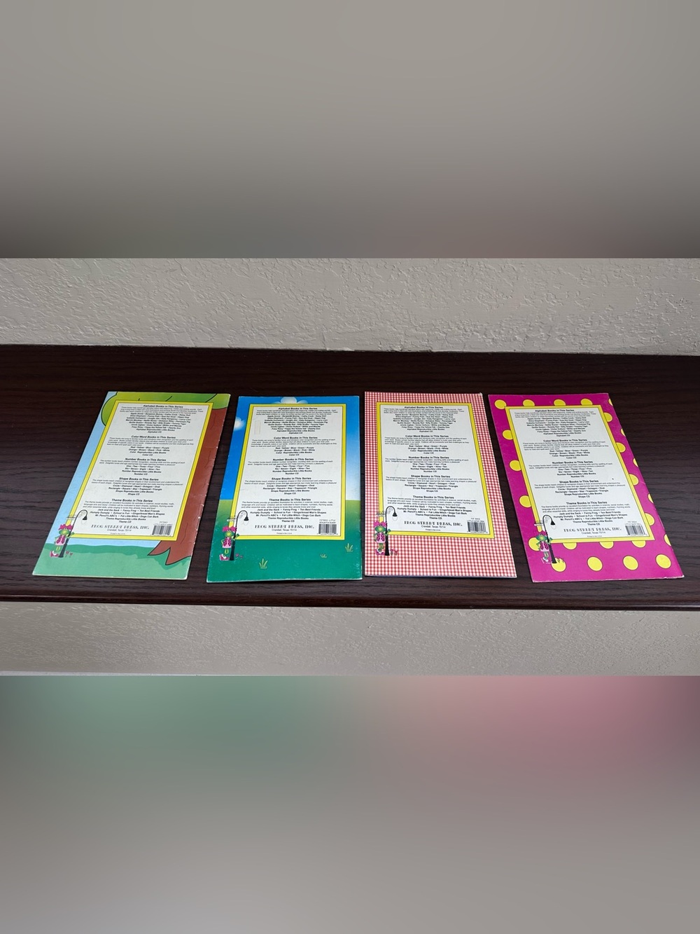26 Frog Street Press "Sing & Read" Alphabet Small Books - Picture 4 of 16